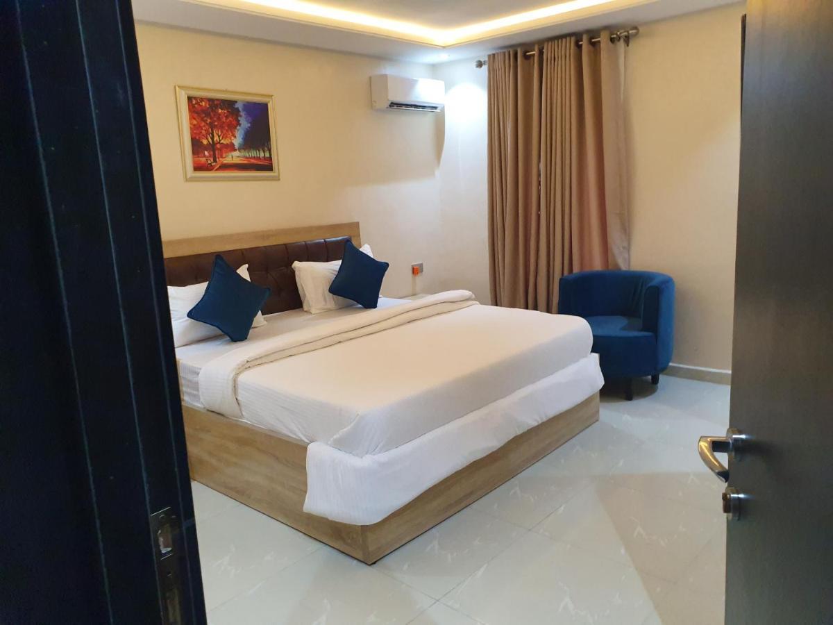 Choice Luxe Lagos Ikeja Bagian luar foto