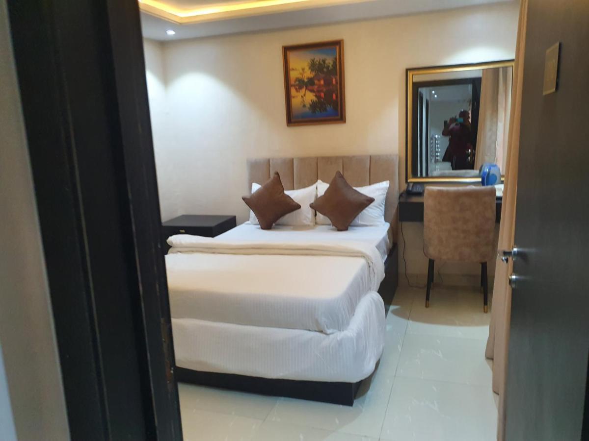 Choice Luxe Lagos Ikeja Bagian luar foto