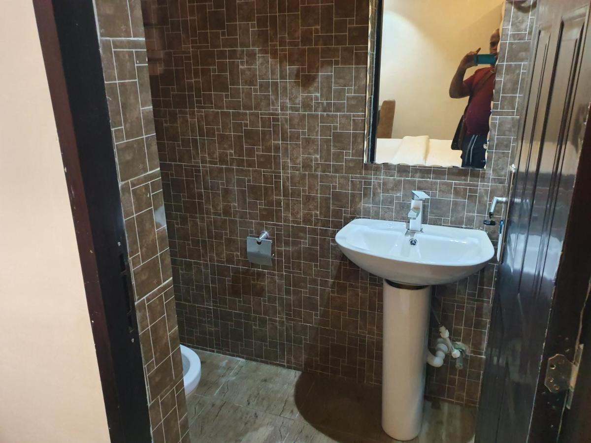 Choice Luxe Lagos Ikeja Bagian luar foto